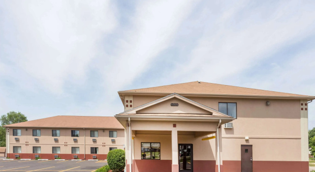 Super 8 by Wyndham Rock Falls Sterling Area, Rezervovat Mini-hotel Rock Falls Illinois