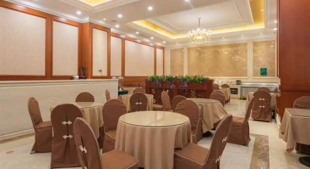 Vienna International Hotel (Shenzhen Bantian Yangmei Metro Station), Забронировать Отель Недорогие отели Shenzhen Area, недорого