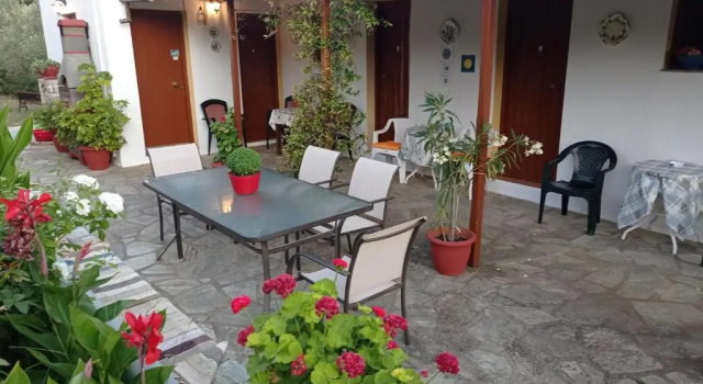Студия с балконом и с красивым видом из окна Armonia Guesthouse