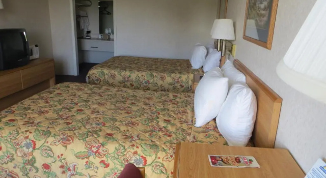 Четырёхместный номер Standard Knights Inn - Newport, TN
