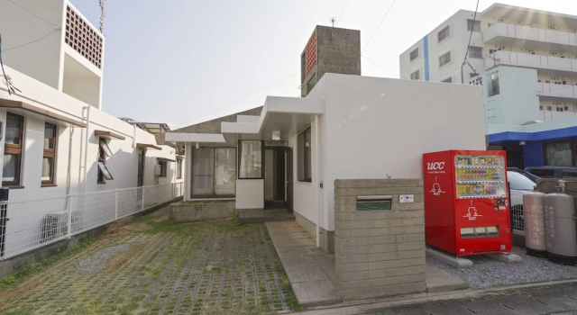 Pine House in Araha, Забронировать Дом для отпуска Коттеджи Окинава, Коттедж