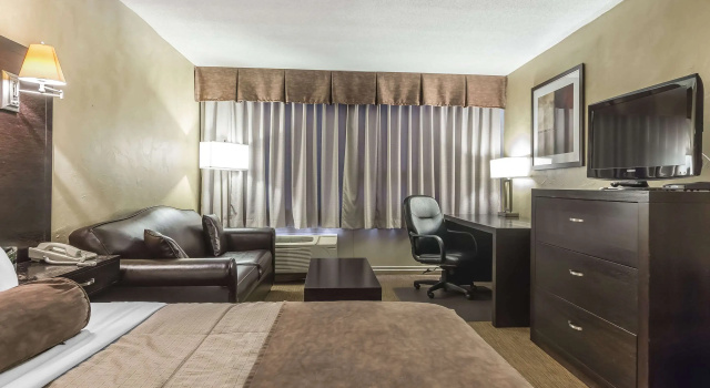 Двухместный номер Standard Quality Hotel & Conference Centre