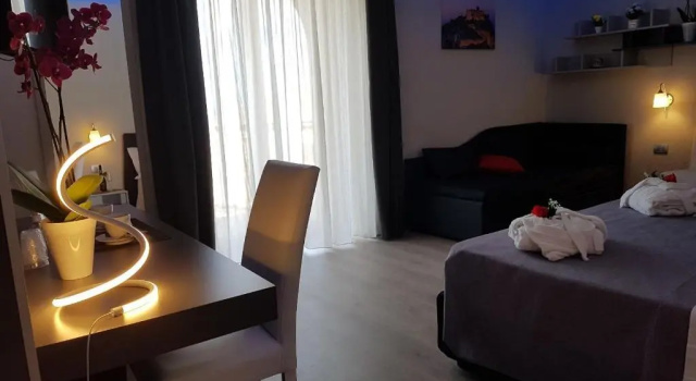 Deluxe- dobbelt værelse med altan med havudsigt Sunset Tropea