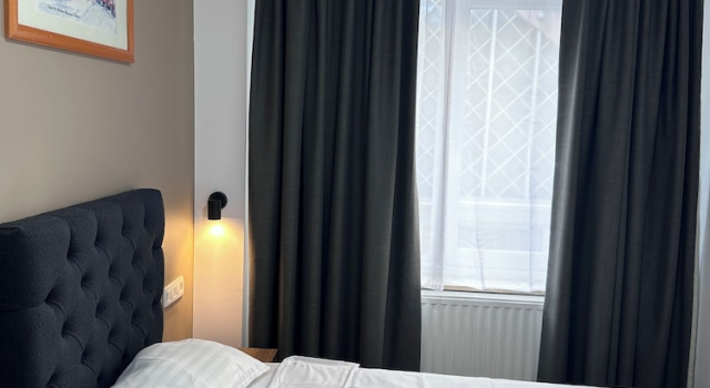 Одноместный номер Standard Albert Hotel