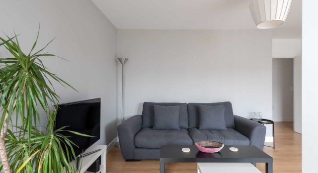 Guestready - Modern 2BR Flat With Large Balcony at East End, Забронировать Отель Отели Большого Лондона 3 звезды, 3*