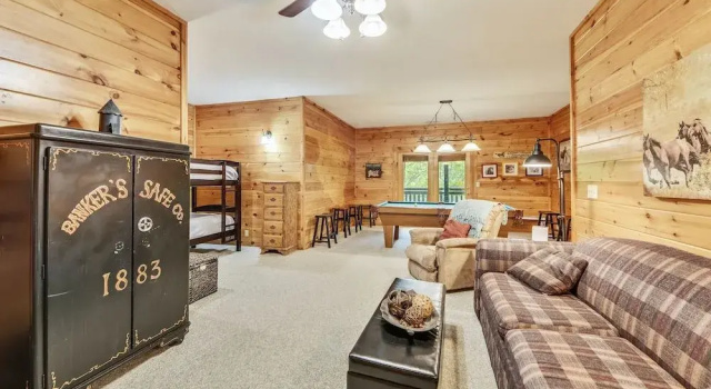Horsin Around 3 Bedroom Cabin by Redawning, Забронировать Дом для отпуска Пиджен-Фордж Great Smoky Mountains National Park, рядом с The Array