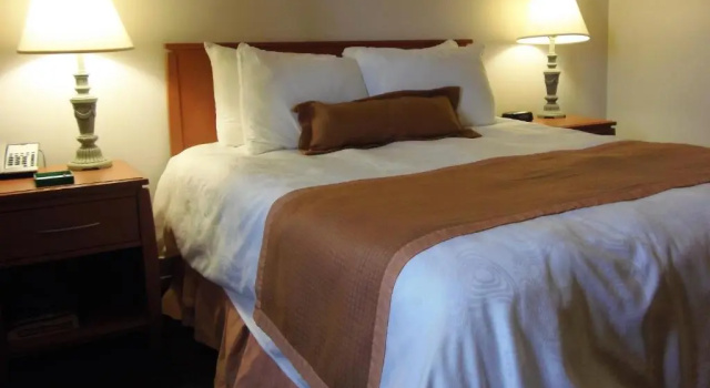 Двухместный номер Standard Rosslyn Inn & Suites