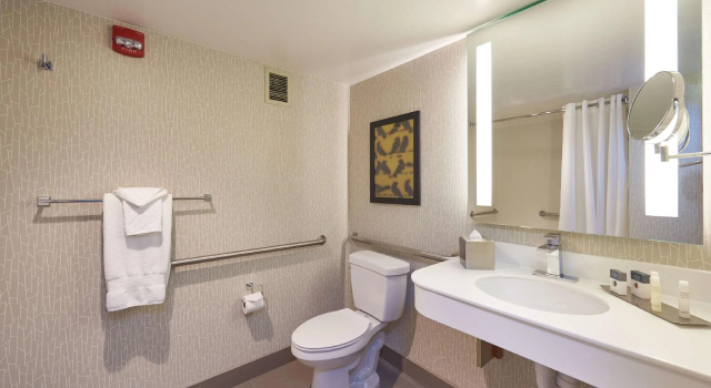Двухместный номер DoubleTree by Hilton Fresno Convention Center