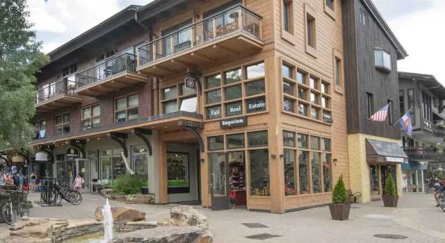 Luxury 3 Bedroom Condo in the Heart of Vail Village