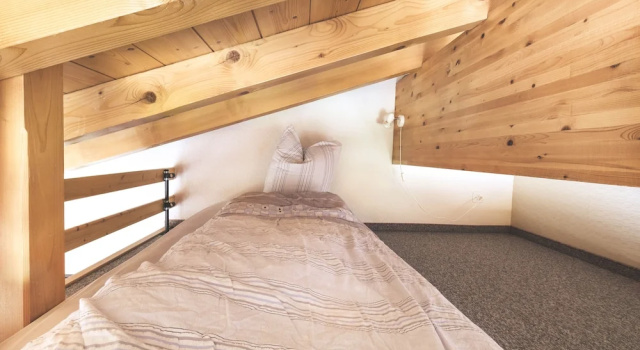 Трёхместный семейный номер Standard Hotel Alpina