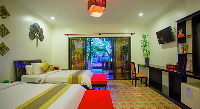 Номер Standard с видом на бассейн La Residence WatBo Hotel