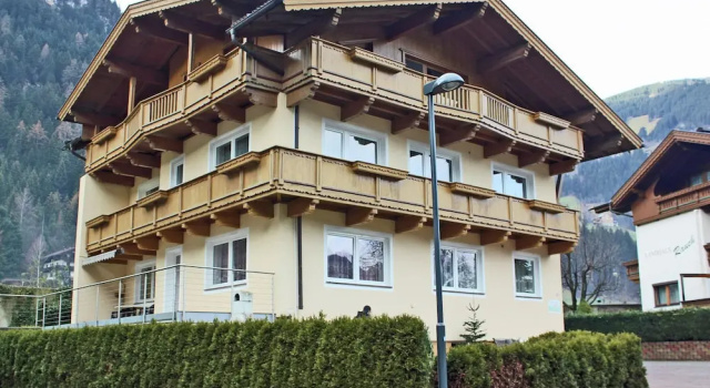 Stylish Apartment in Mayrhofen With Balcony, Забронировать Апартаменты/квартира Швендау Майрхофен - Хиппах, рядом с Хорбергбан