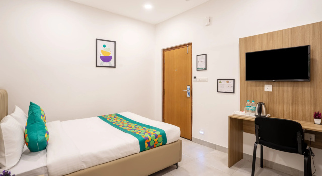 Номер Economy Treebo S3 Suites, Manikonda