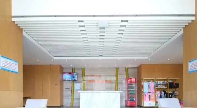 Qianyang  Haitang  Qianhu  Qesort   Hotel, Забронировать Отель Отели Баоцзи с парковкой, Парковка