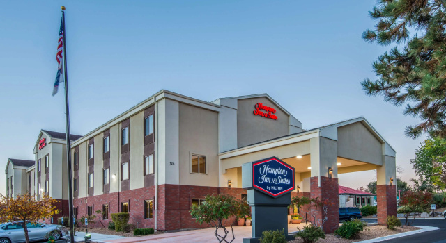 Hampton Inn & Suites Los Alamos, Забронировать Отель Лос-Аламос Нью-Мексико