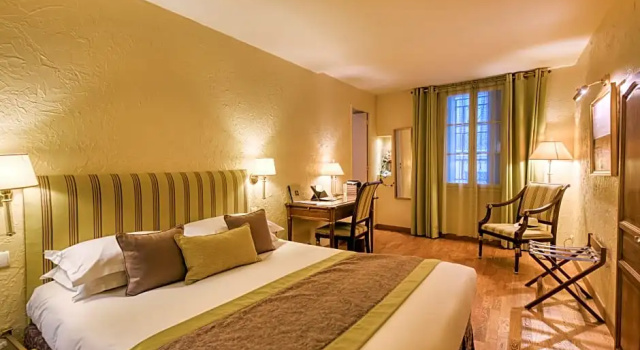 Номер Standard Hotel d'Aragon - Place de la Comédie