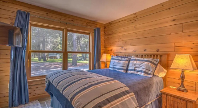 Snow Goose Court, Book Hotel Bend Bachelor