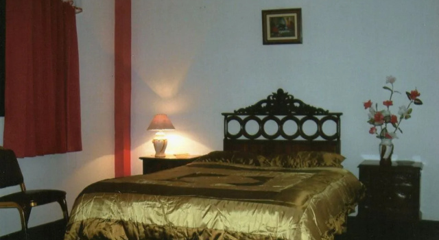 Hostal Turístico Eiffel, Забронировать Отель Мирафлорес Лима