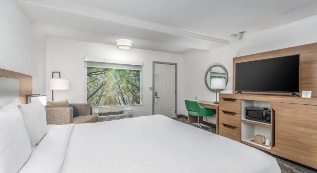 Номер Standard Crossroads Inn & Suites