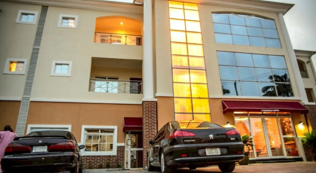 Vynedresa Hotel, Boek Hotel Abuja 