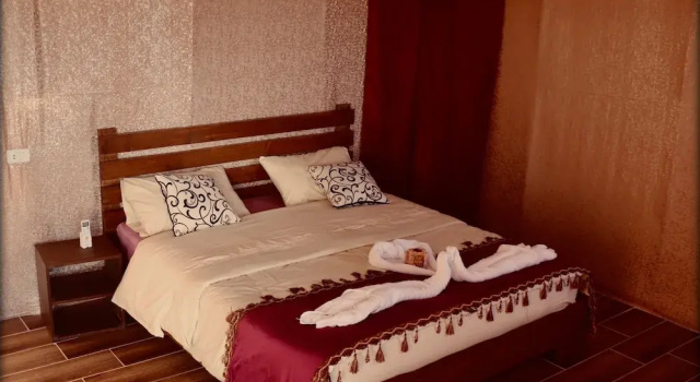 Тент Petra Wassaif Camp