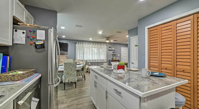 < 3 Mi to South Padre Beach: Port Isabel Home, Забронировать Дом для отпуска Коттеджи Rio Grande Valley, Коттедж
