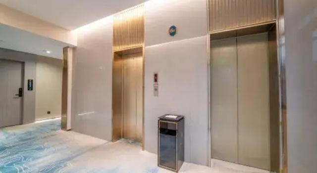 Weike Cinema Hotel, Забронировать Отель Отели Цзиндэчжэнь с парковкой, Парковка