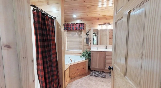 Laurel Valley Way Cabin 1849 - 2 Br cabin by RedAwning, Забронировать Дом для отпуска Отели Great Smoky Mountains National Park с парковкой, Парковка