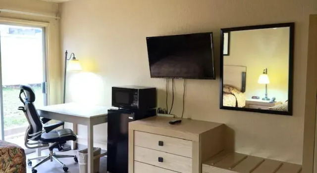 Четырёхместный номер Standard American Inn & RV Park