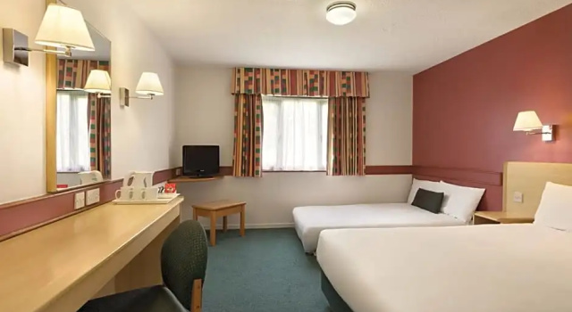 Номер Standard Days Inn by Wyndham Bradford M62