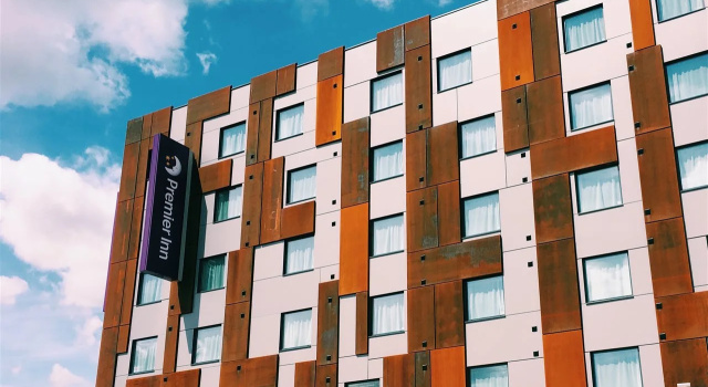 Premier Inn Milton Keynes Central Theatre District, Varaa Hotelli Buckinghamshire hotellit, joissa on uima-allas, Uima-allas