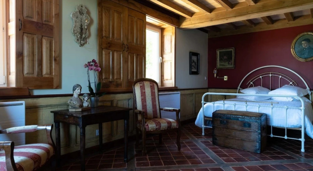 L'Intemporel Lascaux, Book Hotel Montignac Black Perigord