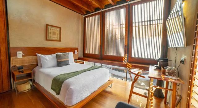 Полулюкс El Recinto Luxury Hotel