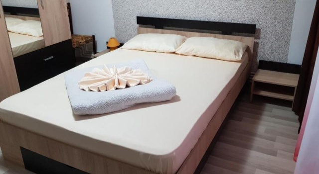 Navodari ap cu 3 cam decomandat la parter cu 2 intrări separate