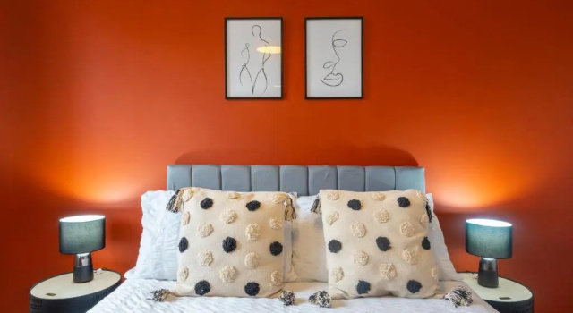 Bright & Modern 4 Bedroom Townhouse, Забронировать Отель Стаффорд Стаффордшир