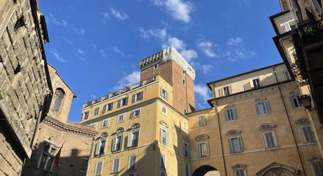 Monti Apartments - M5, Забронировать Апартаменты/квартира Рим Лацио, рядом с Marcello Theatre