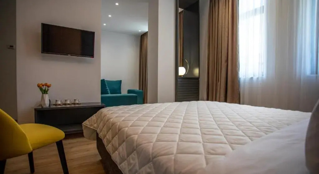 Четырёхместный номер Luxury Grand Central Hotel