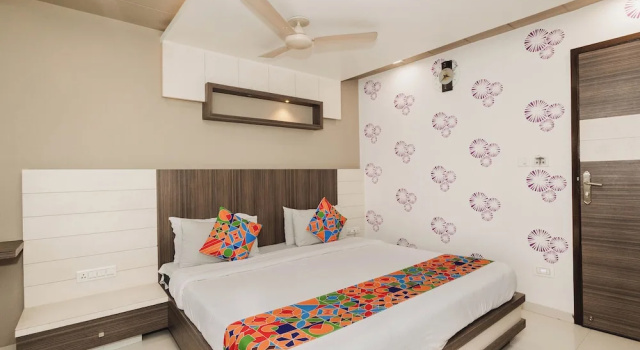 Номер Deluxe Hotel Amber Railway station