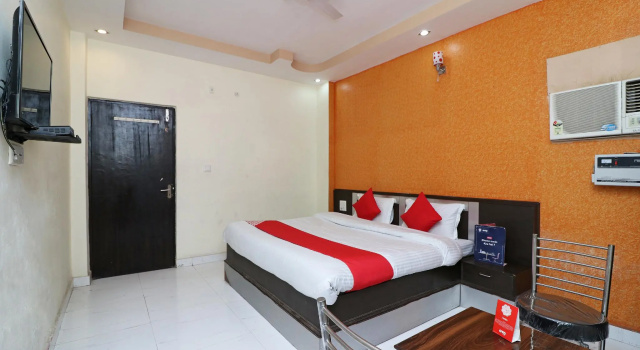 OYO 24274 Hotel Neel Ganga