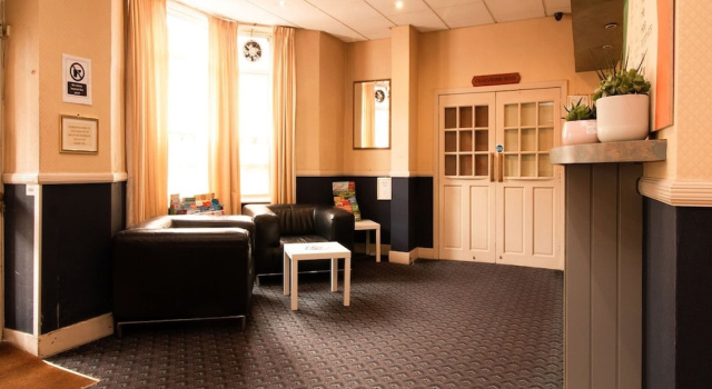 Superior Triple Room, Book Hotel Cardiff Cardiff