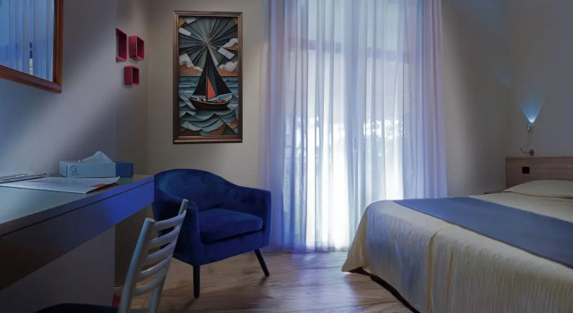 Трёхместный номер Standard с балконом Hotel Savoia