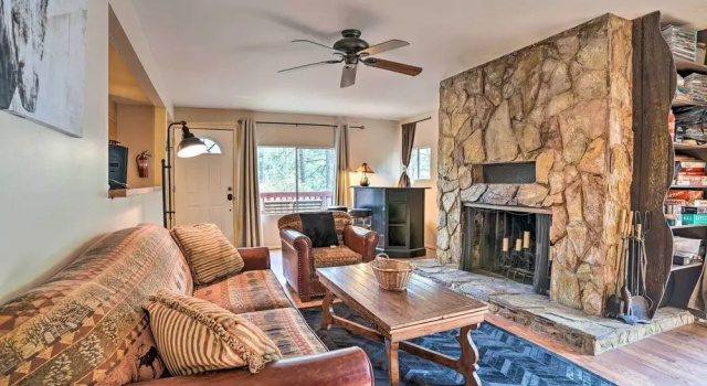 Peaceful Cabin w/ Deck & Grill: 1 Mi to Crown King, Buchen Sie Ferienhaus Crown King Arizona