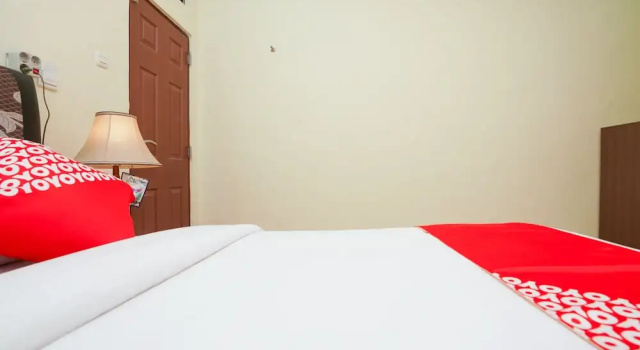 Ale Homestay by OYO Rooms, Book Hotel Sidoarjo hoteller med parkering, nær Gelora Delta Stadium, Parkering