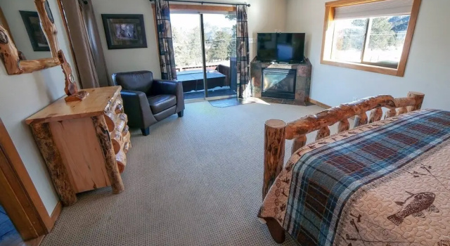 Номер Standard Rocky Mountain Retreat 2 Three Bedroom Cabin with Beautiful Views and Personal Hot Tub. 3 Cabin