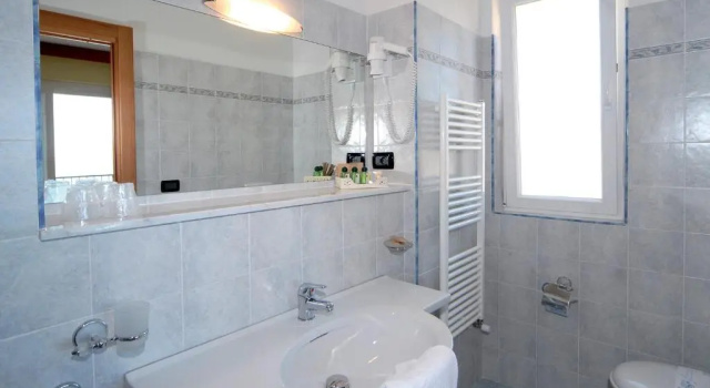 Трёхместный номер Standard с балконом Piccolo Hotel
