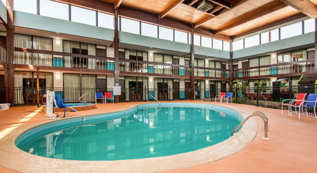 Quality Inn Arkansas City North, Rezervovat Hotel Kansas hotely s bazénem, Bazén
