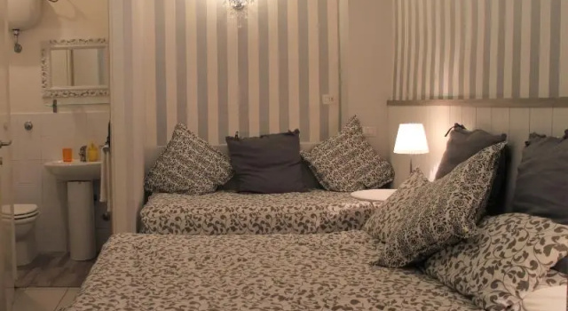 Трёхместный номер Standard с балконом B&B Dei Decumani
