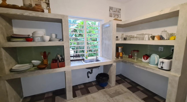 R&N Yellow House, Забронировать Отель Недорогие отели Кумараканда, недорогие