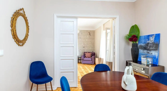 Elegant 2BR Apart Vintage Elevator Subway, Забронировать Отель Лиссабон Эстремадура
