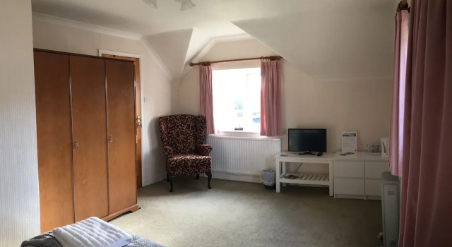 Maesyfelin Isaf Apartment, Забронировать Отель Лланибитер Южный Уэльс